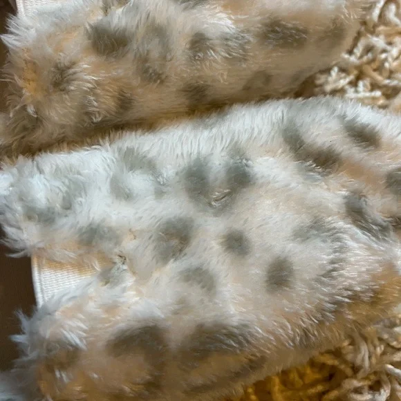 NWT TOMS ❄️ 🐆 - Picture 4 of 8